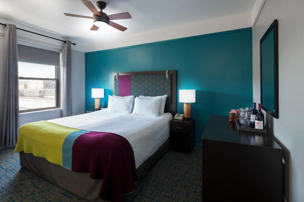 Queen Room interior